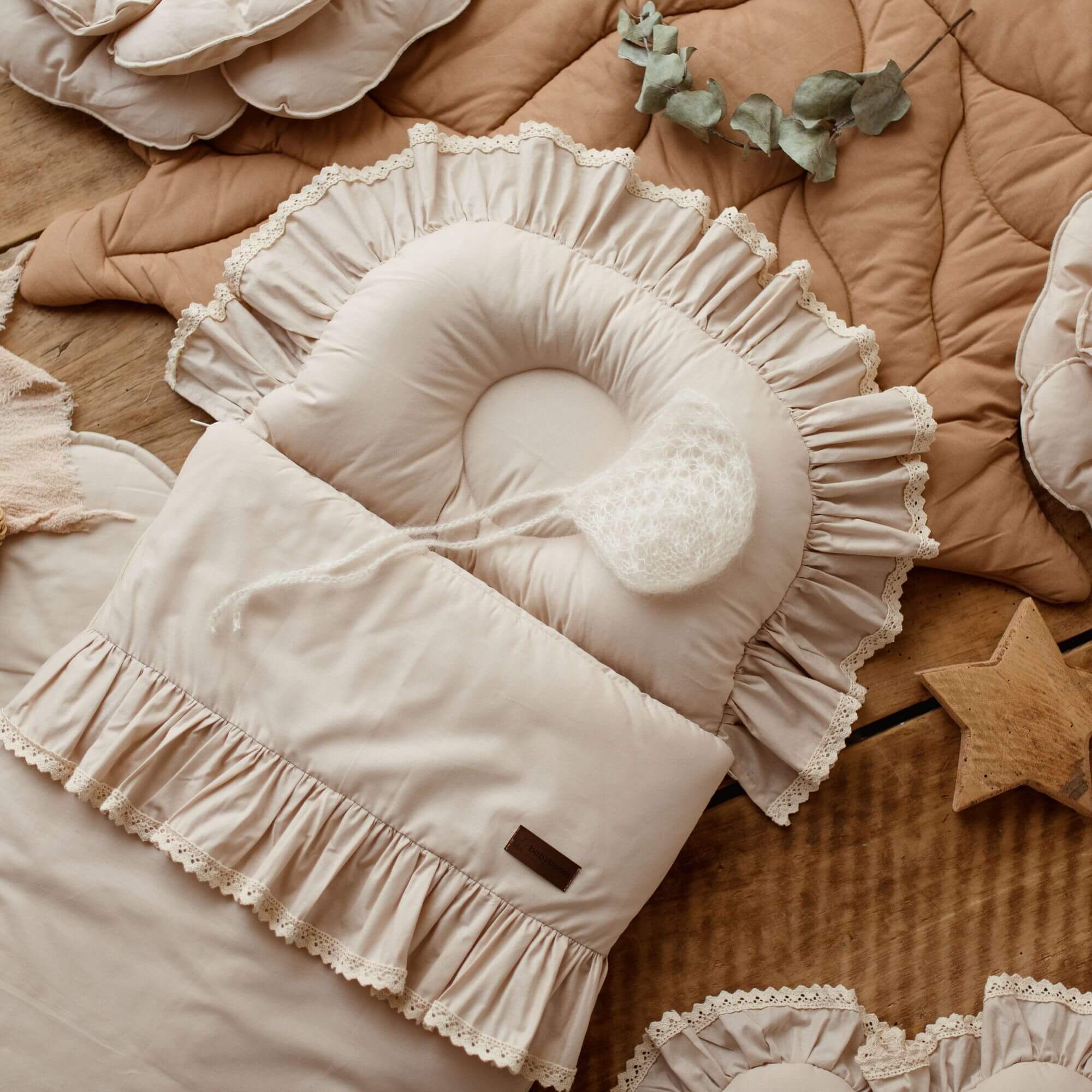 Premium Babyschlafsack RETRO ROMANTIC mit Rüschen & beige Spitze | Baumwolle
